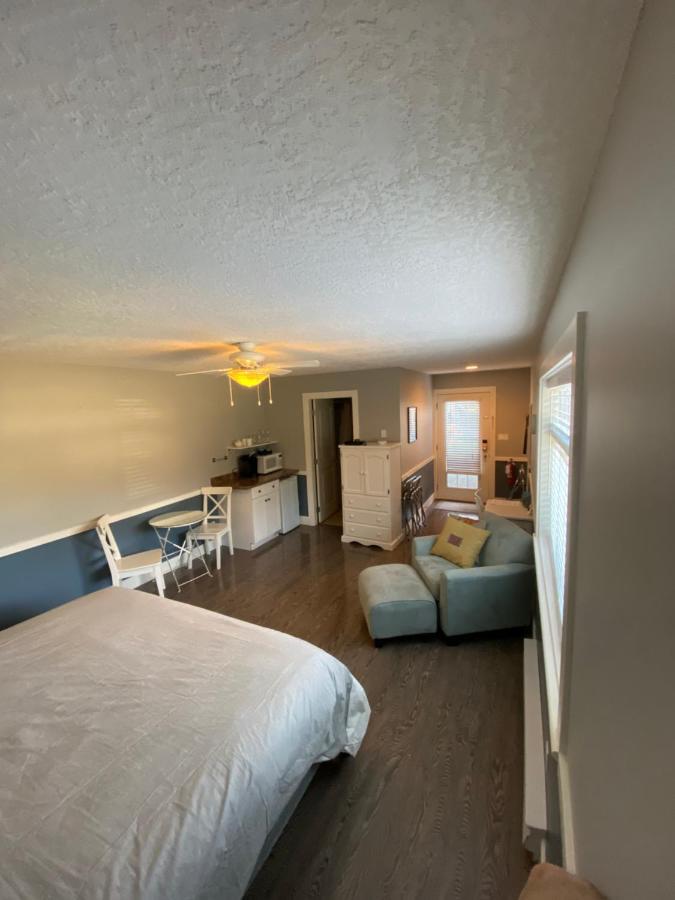 Guest Suites On Benvenuto Brentwood Bay Экстерьер фото